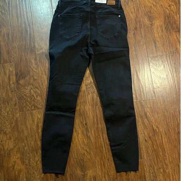 NWT Judy Blue Leopard Distressed Mid Rise Skinny Jean JB82168BK Size 7/28 - Picture 4 of 7